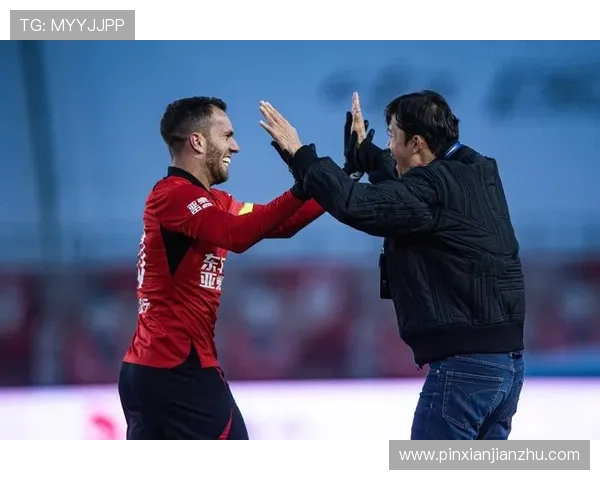 中超焦点战陈晋一妙传助路易斯强力头槌破门引爆全场激情时刻 中超焦点战陈晋一妙传助路易斯强力头槌破门引爆全场激情时刻