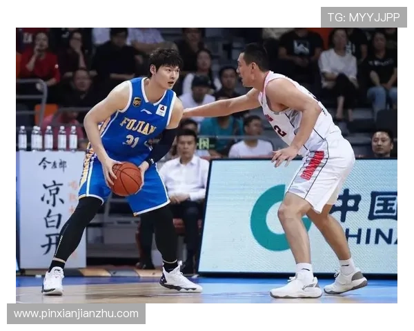 CBA韦瑟斯庞精准长传助杨瀚森空接单手暴扣点燃全场瞬间沸腾观众