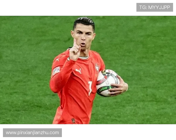 C罗社交媒体分享回归葡萄牙国家队照片帅气戴墨镜引发球迷热议