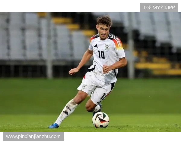 比朔夫首度为U21进球喜悦之情提升自信心展望未来表现